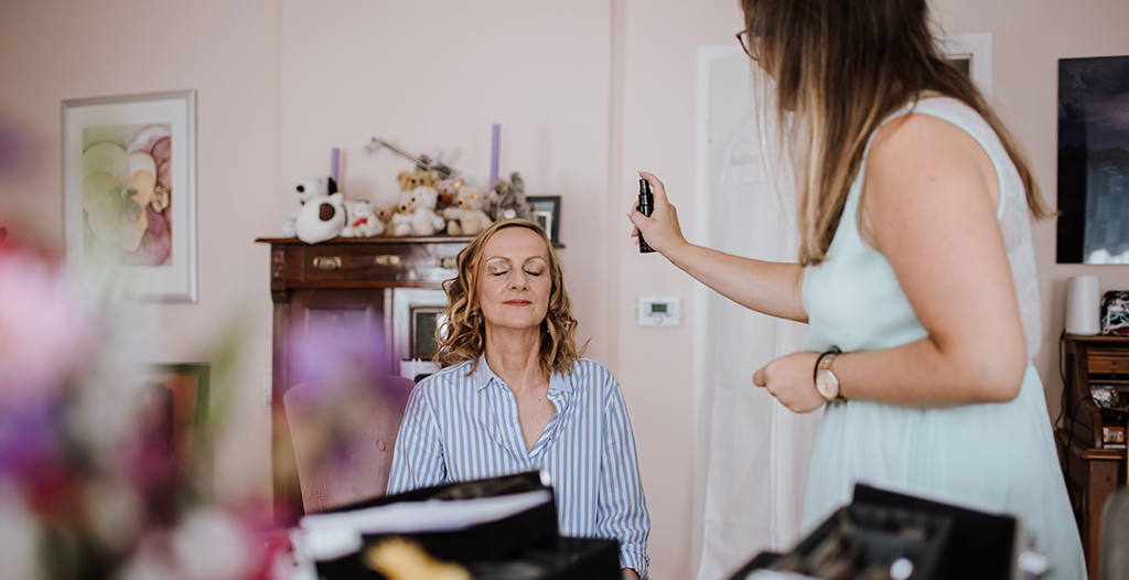 Versiegelung des Braut Make-Ups