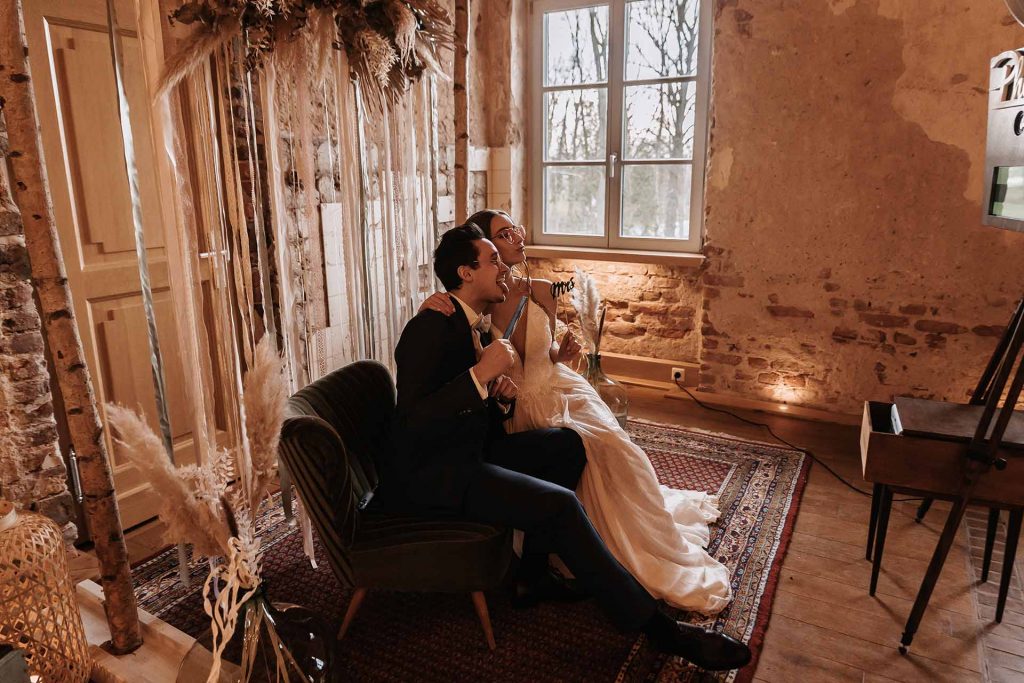 Gemeinsames fotografieren vor der Fotobox