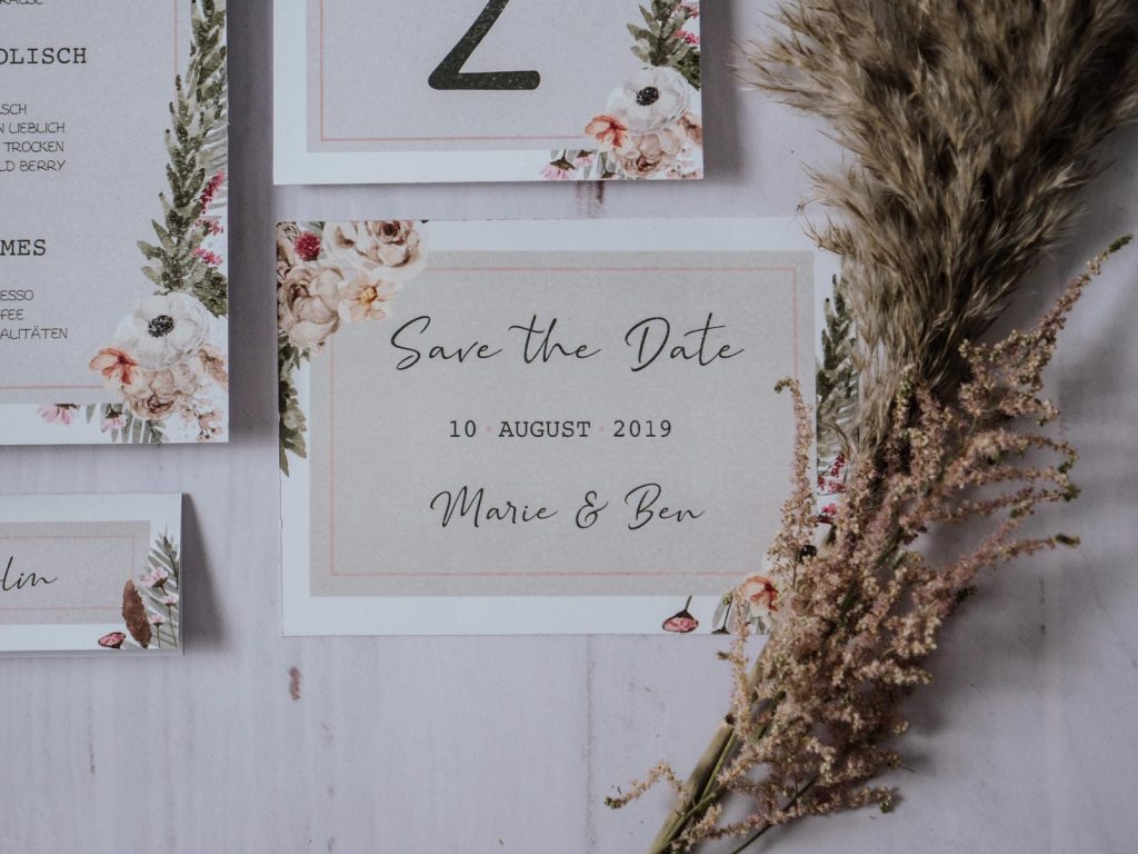 Save-The-Date Karte zum Verschicken Save-The-Date Karte