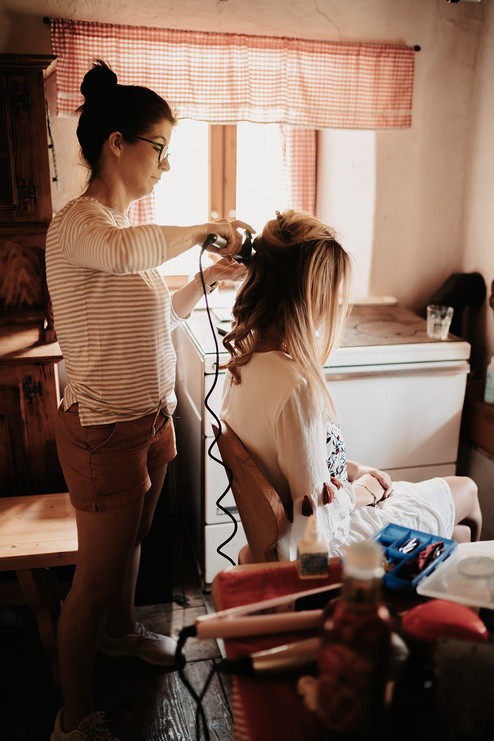 699c6a_718494c1b62b4a61af692f224c250c7f~mv2