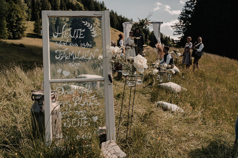 699c6a_77ca7f2bfb2c42e5b12ee52b18d18d90~mv2