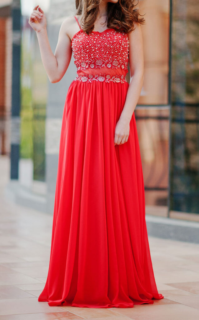 red-evening-dress-2021-09-02-01-06-58-utc