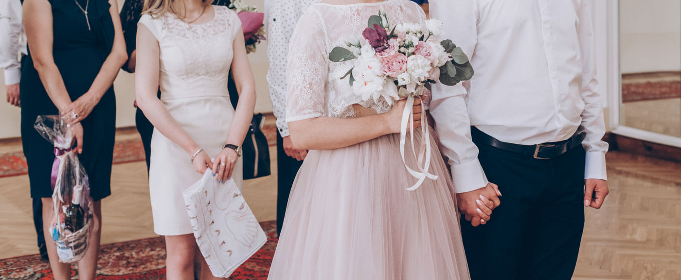 Brautpaar & Trauzeugen im Standesamt