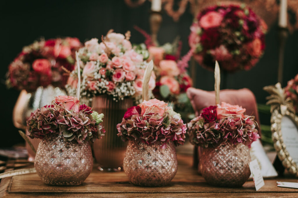 Farbkonzepte für Dekoration mit hellen und dunklen Farben Farbkonzept für Dekoration mit hellen & dunklen Farben