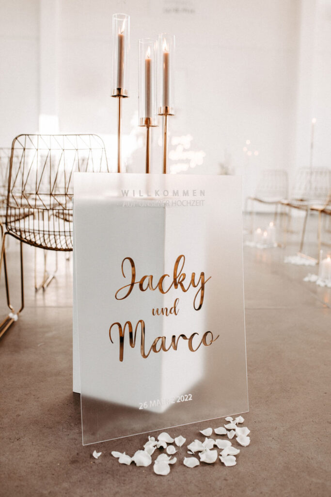 Hochzeitsdekoration aus dem Bereich der Papeterie Hochzeitsdekoration aus dem Bereich der Papeterie