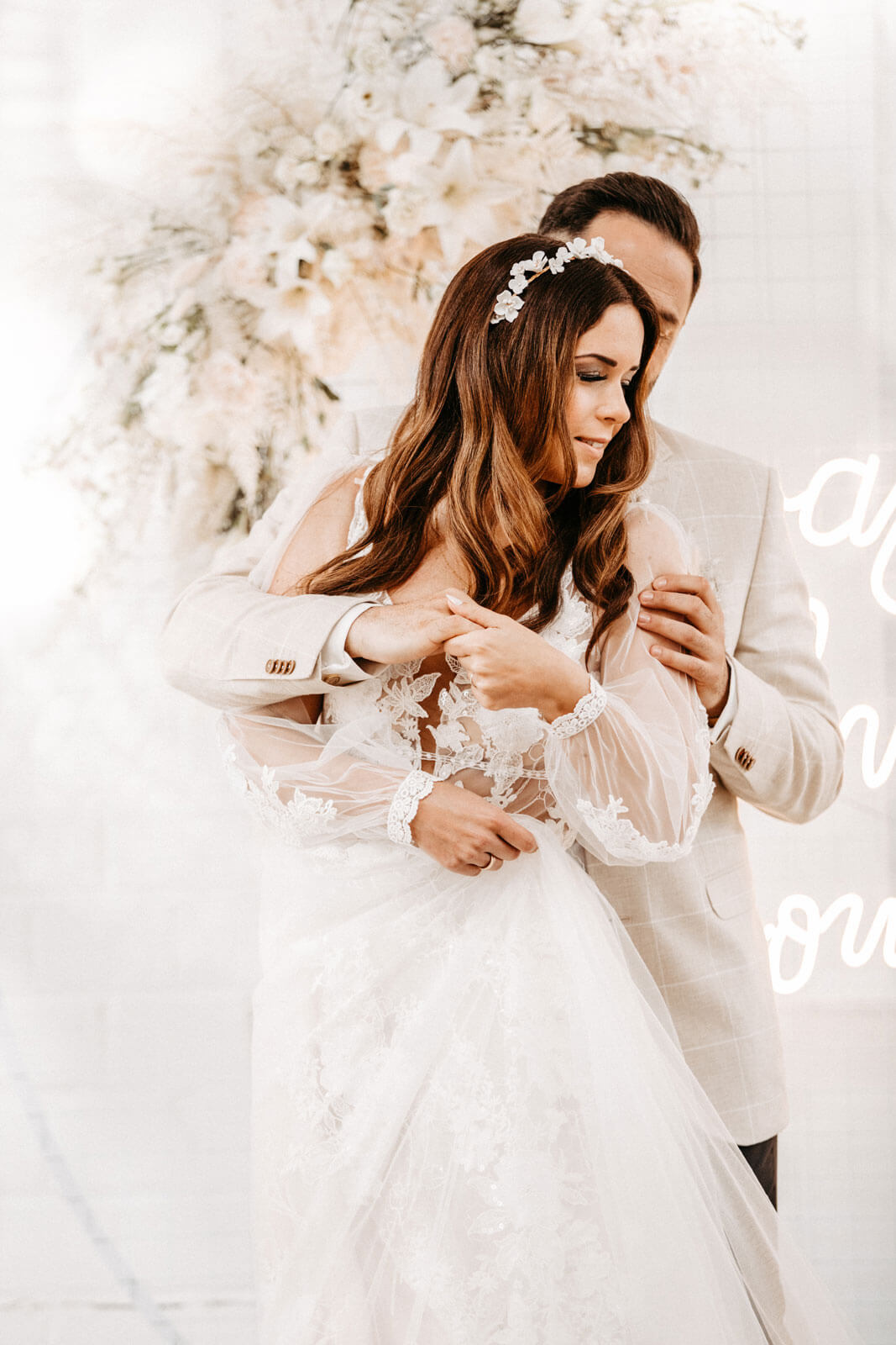 Hochzeitspaar genießt den gemeinsamen Moment