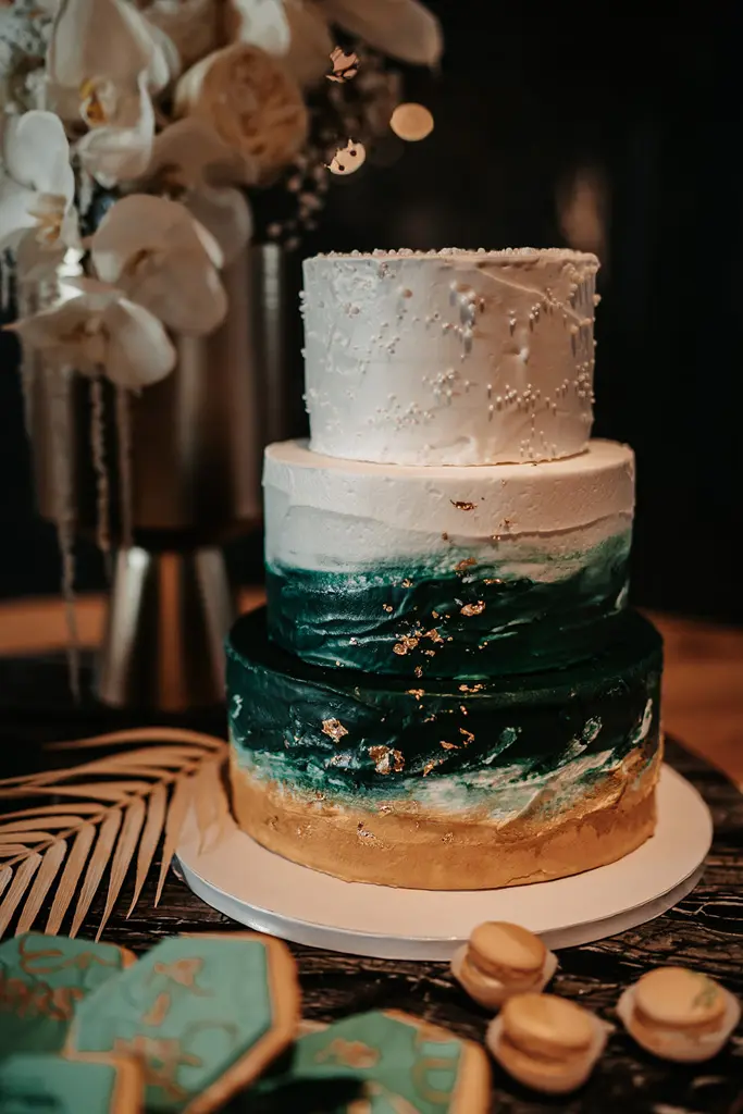 Hochzeitstorte in Grün-Weißer Optik Hochzeitstorte in Grün-Weißer Optik