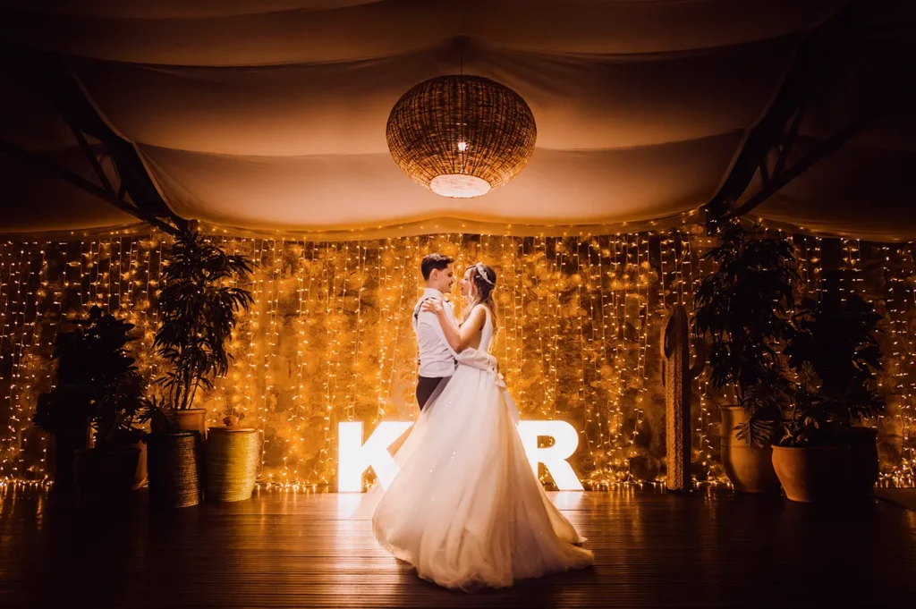 Beispiel eines aufwendig bearbeiteten Hochzeitsfotos Beispiel eines aufwendig bearbeiteten Hochzeitsfotos